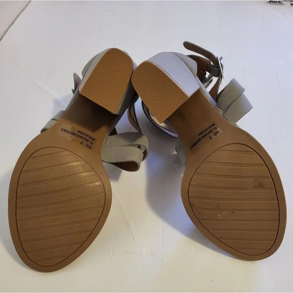 Women's Charlotte Russe Sandals (Grey - Size 7) - Picture 7 of 10